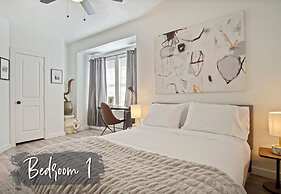 Cozy Plaza Hideaway Queen Bed Fast Wifi N40-1