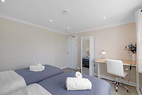 Stylish 4 Bedroom Home in Brightside Ave