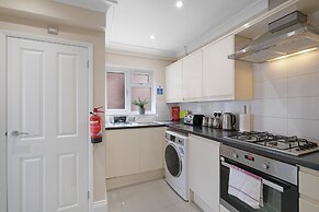 Stylish 4 Bedroom Home in Brightside Ave