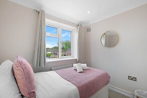Stylish 4 Bedroom Home in Brightside Ave