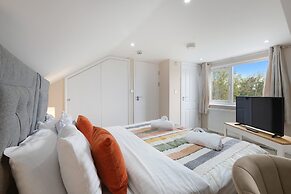 Stylish 4 Bedroom Home in Brightside Ave