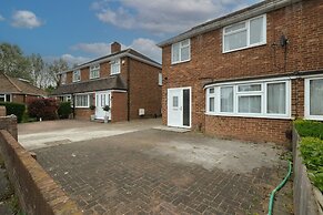 Stylish 4 Bedroom Home in Brightside Ave