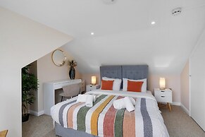 Stylish 4 Bedroom Home in Brightside Ave