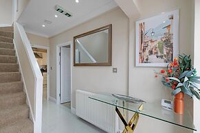 Stylish 4 Bedroom Home in Brightside Ave