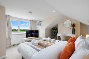 Stylish 4 Bedroom Home in Brightside Ave