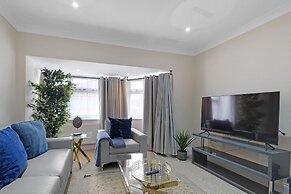 Stylish 4 Bedroom Home in Brightside Ave