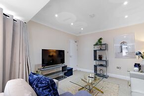 Stylish 4 Bedroom Home in Brightside Ave
