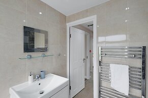 Stylish 4 Bedroom Home in Brightside Ave