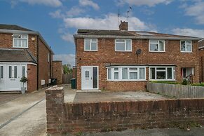 Stylish 4 Bedroom Home in Brightside Ave