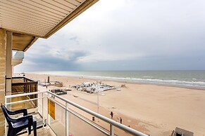 Seaside Apartment in Koksijde With Terrace