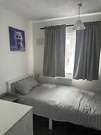 Hartlepool - House - Sleeps 5 - Parking