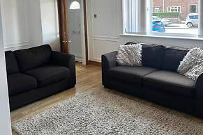 Hartlepool - House - Sleeps 5 - Parking