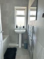 Hartlepool - House - Sleeps 5 - Parking
