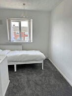 Hartlepool - House - Sleeps 5 - Parking
