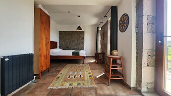 Assos Pırnal Köy Evi