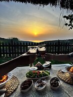 Assos Pırnal Köy Evi