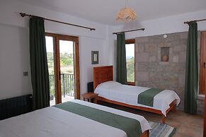 Assos Pırnal Köy Evi