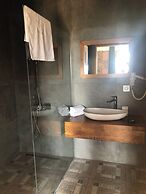 Assos Pırnal Köy Evi