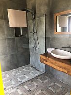 Assos Pırnal Köy Evi