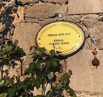 Assos Pırnal Köy Evi