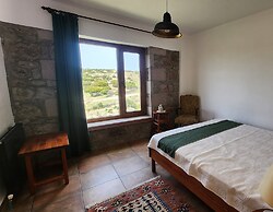 Assos Pırnal Köy Evi