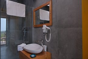 Assos Pırnal Köy Evi