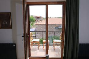 Assos Pırnal Köy Evi