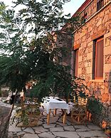 Assos Pırnal Köy Evi