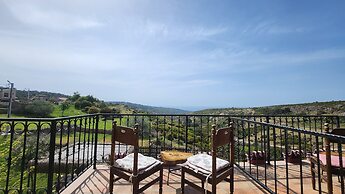 Assos Pırnal Köy Evi