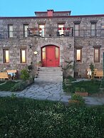 Assos Pırnal Köy Evi