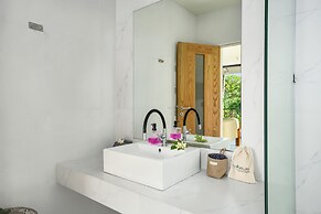 Serene Escape at Asia Blue Villa One - Your Luxurious 3-bed Villa Retr