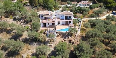 Villa El Dorado B&B and Wellness