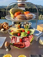 Villa El Dorado B&B and Wellness