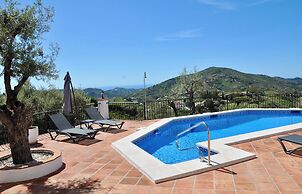 Villa El Dorado B&B and Wellness