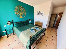 Villa El Dorado B&B and Wellness