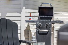 Mountain Ave Retreat - Walk to Old Town Fun!