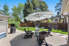 Mountain Ave Retreat - Walk to Old Town Fun!