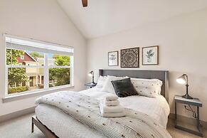 Spacious Retreat Near Old Town & Breweries