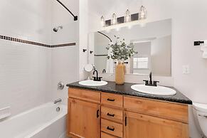 Spacious Retreat Near Old Town & Breweries