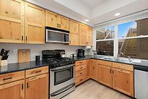 Spacious Retreat Near Old Town & Breweries