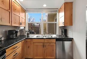 Spacious Retreat Near Old Town & Breweries