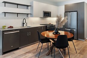 Luxury Apartments by Hyatus at Jade