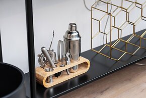 Luxury Apartments by Hyatus at Jade