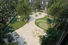 Luxury Apartments by Hyatus at Jade