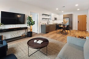 Luxury Apartments by Hyatus at Jade