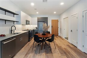 Luxury Apartments by Hyatus at Jade