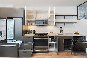 Luxury Apartments by Hyatus at Jade