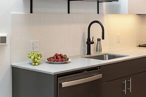 Luxury Apartments by Hyatus at Jade