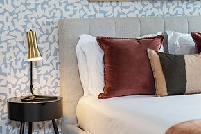 Luxury Apartments by Hyatus at Jade