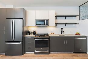 Luxury Apartments by Hyatus at Jade